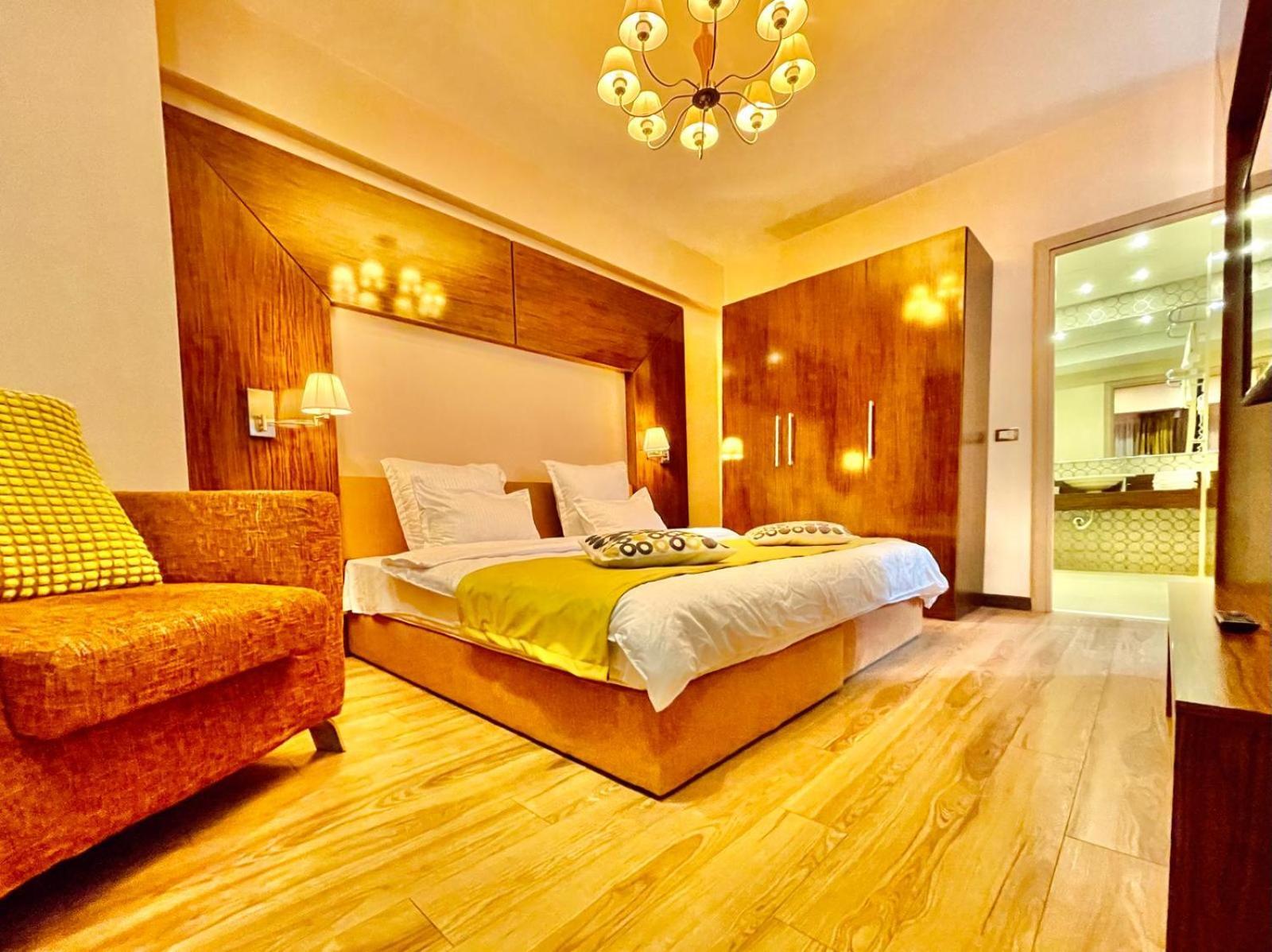 Royal Studio Apartment With A Perfect View - Yamaluxe Bucureşti Eksteriør bilde