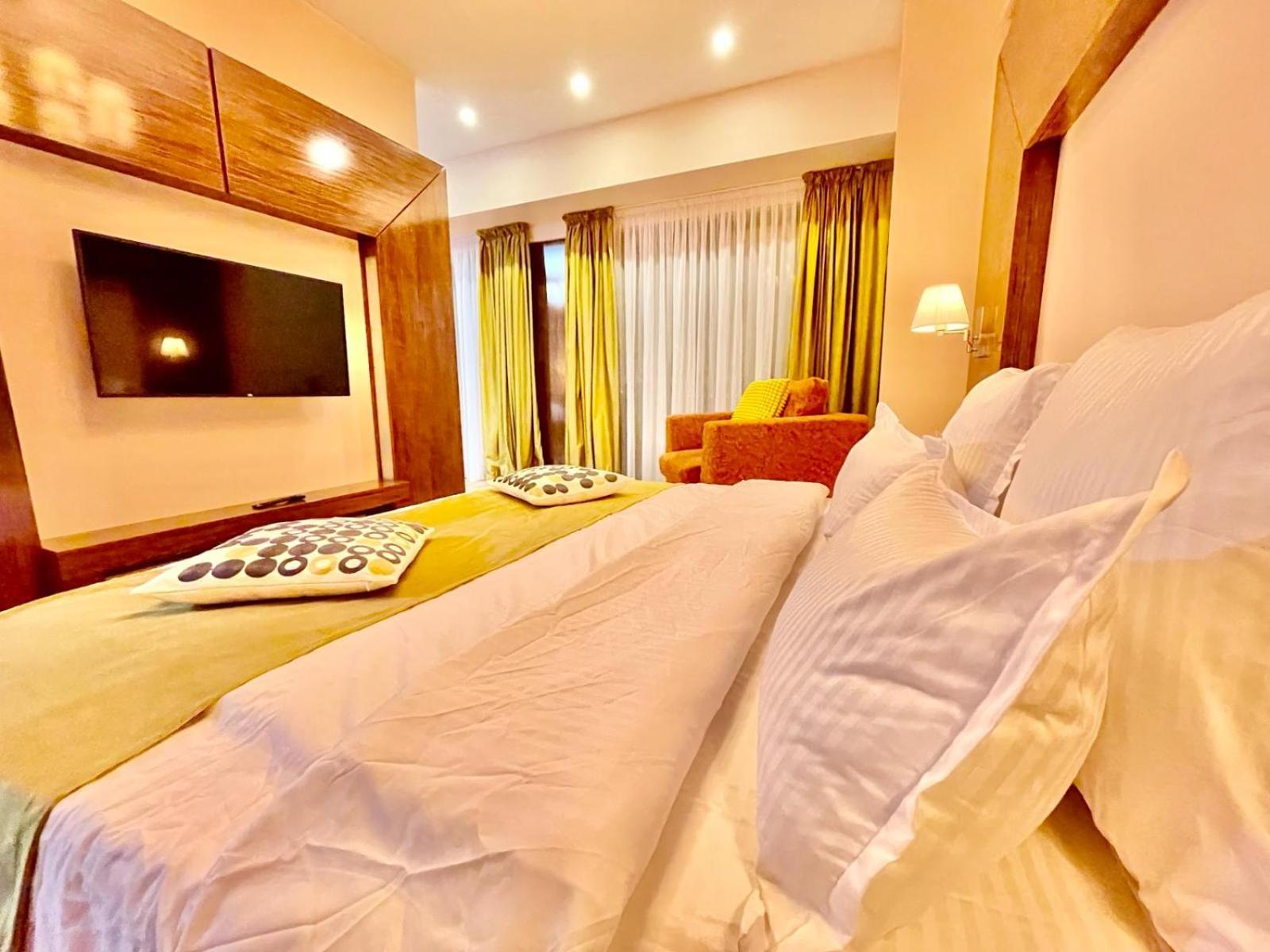 Royal Studio Apartment With A Perfect View - Yamaluxe Bucureşti Eksteriør bilde