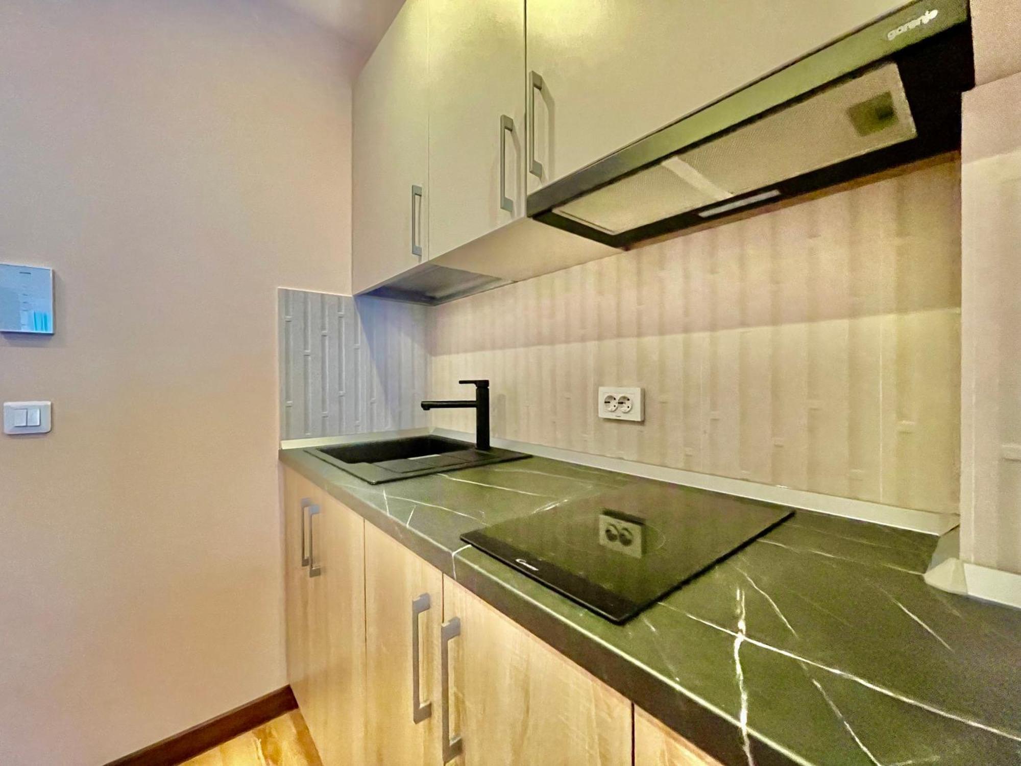 Royal Studio Apartment With A Perfect View - Yamaluxe Bucureşti Eksteriør bilde